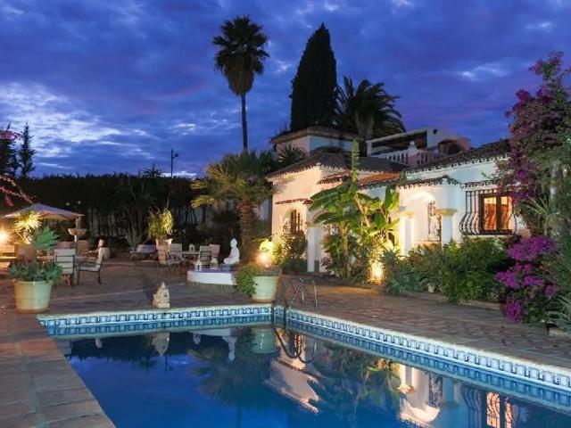 Villa en alquiler en Marbella, Miraflores