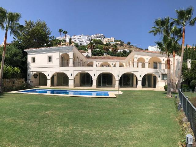 Villa en venta en Benahavís, Val de Guadalmina