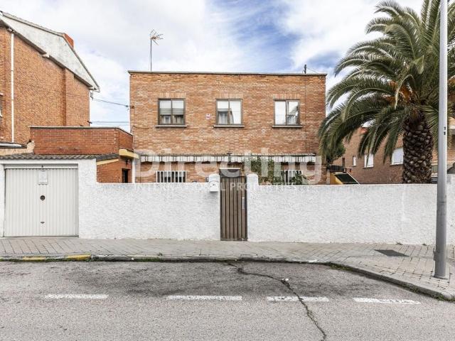 Villa en venta en Madrid, Canillas