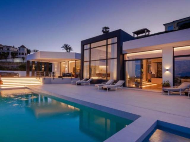 Villa en alquiler en Benahavís, El Paraíso Alto