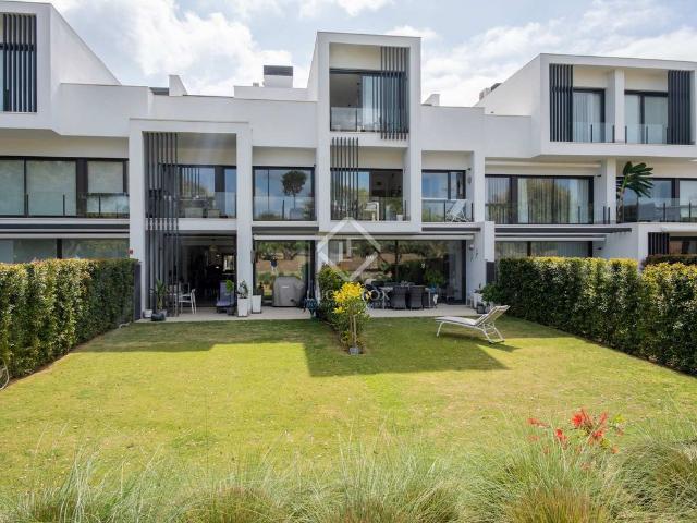 Villa en venta en Estepona