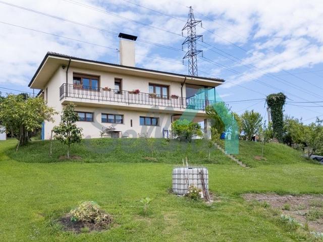 Chalet en venta en La Robellada, Gijón
