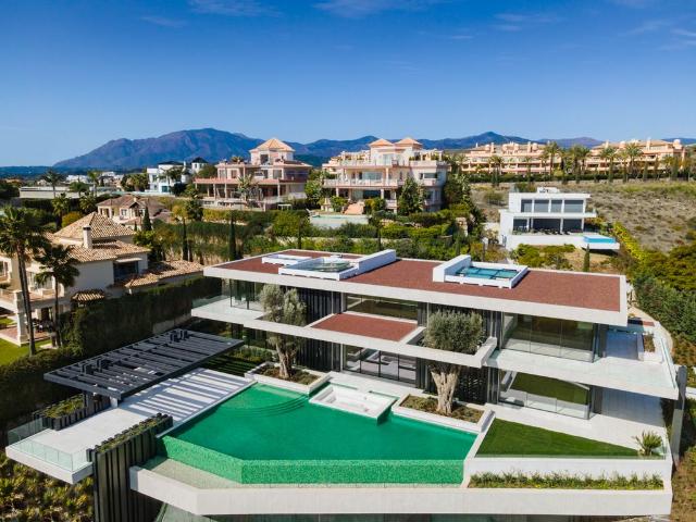 Chalet en venta en La Alquería-El Paraíso, Costa del Sol Occidental