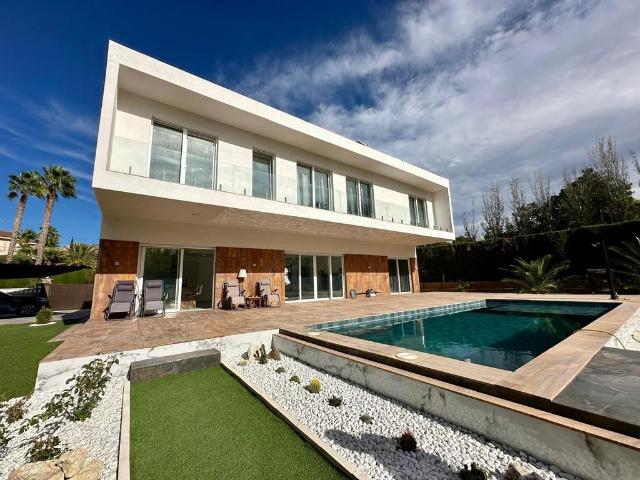 Chalet en venta en el Vinalopó Mitjà / El Vinalopó Medio, Valencia