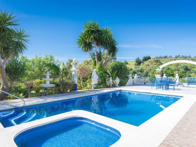 Chalet en venta en Barriada Islas Canarias, Costa del Sol Occidental