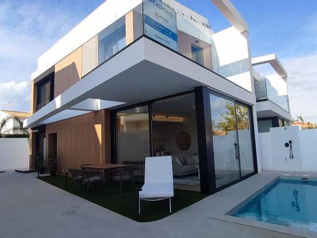 Villa en venta en Pilar De La Horadada, Torre de la Horadada Villa en venta en Pilar De La Horadada, Torre de la Horadada