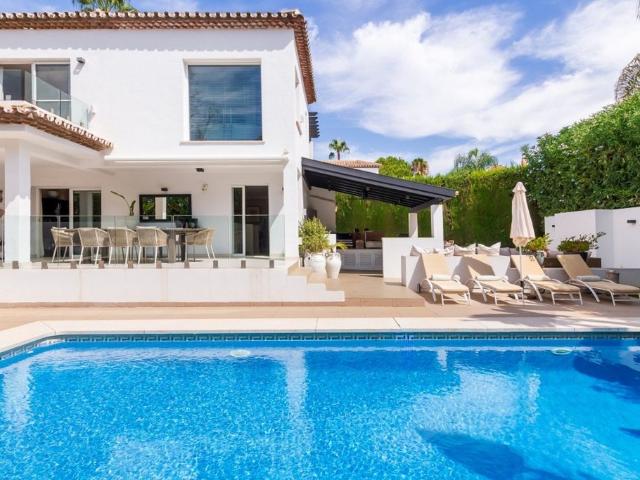 Chalet en venta en Nueva Andalucía, Costa del Sol Occidental