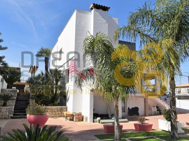 Villa en venta en Dénia