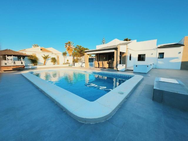 Chalet en venta en Urbanización El Chaparral, el Baix Segura / La Vega Baja