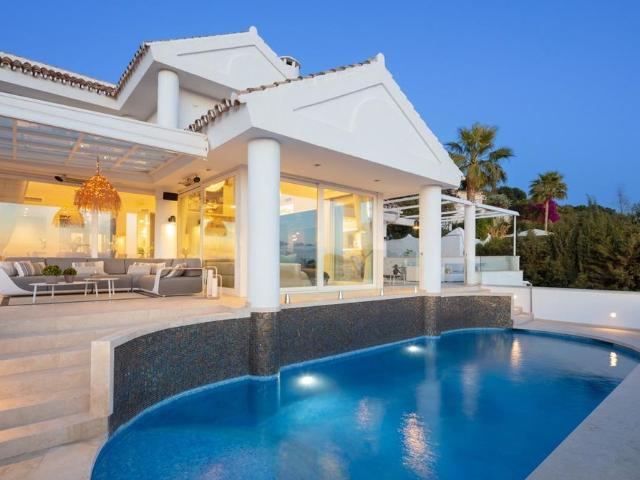 Chalet en venta en Nueva Andalucía, Costa del Sol Occidental