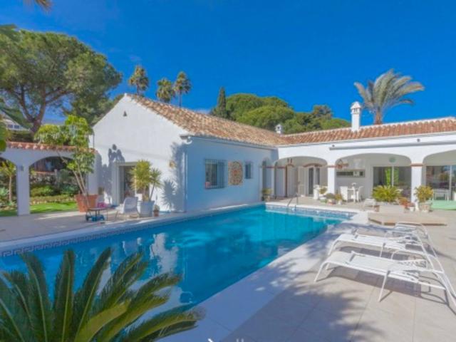 Chalet en venta en Elviria, Costa del Sol Occidental