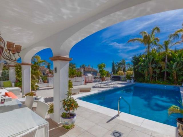 Chalet en venta en Elviria, Costa del Sol Occidental