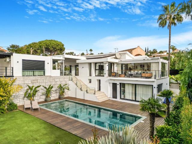 Villa en venta en Marbella, Miraflores