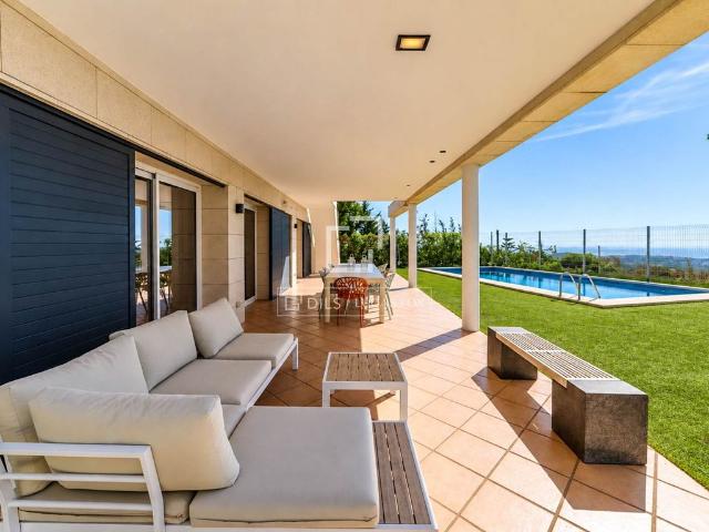 Chalet en venta en Canyelles, Barcelona