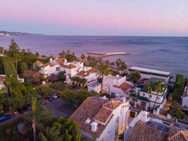 Villa en venta en Málaga, Urbanización Los Verdales