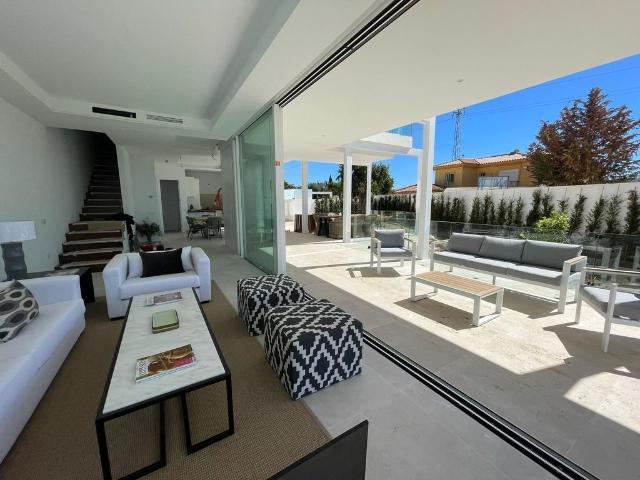 Chalet en venta en La Carolina, Costa del Sol Occidental
