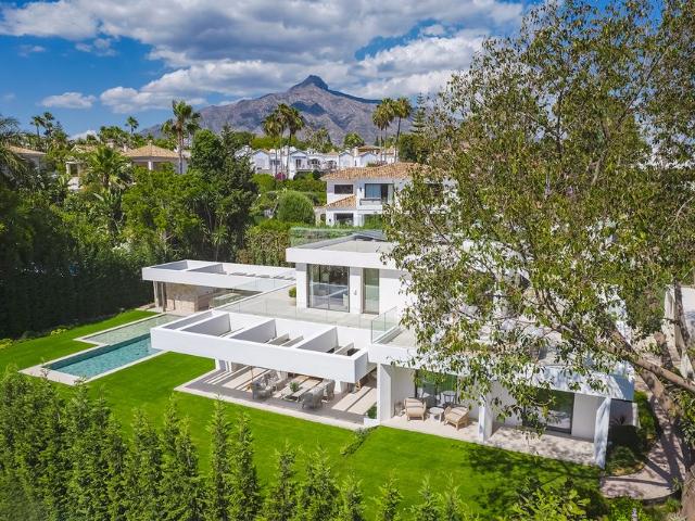 Chalet en venta en Nueva Andalucía, Costa del Sol Occidental