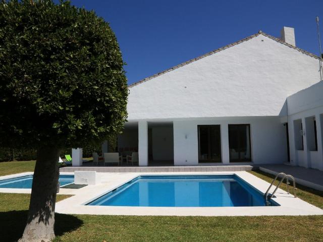 Villa en alquiler en Marbella, Miraflores