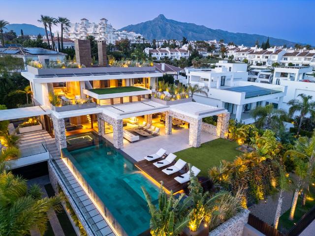 Chalet en venta en Nueva Andalucía, Costa del Sol Occidental