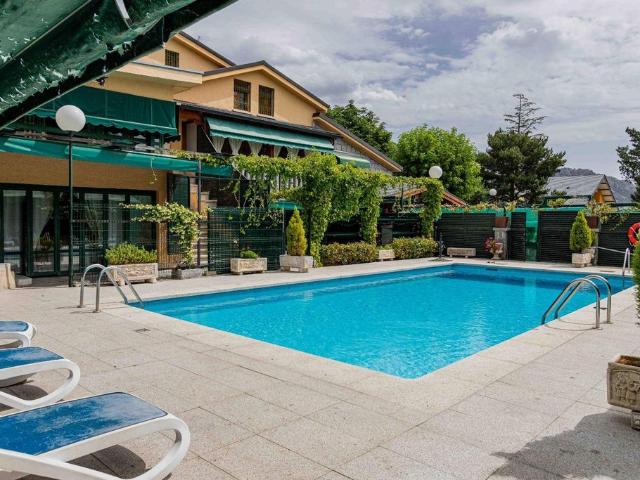 Chalet en venta en Mataelpino, El Boalo