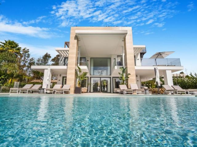 Chalet en venta en La Carolina, Costa del Sol Occidental