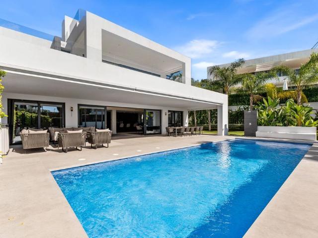 Chalet en venta en Nueva Andalucía, Costa del Sol Occidental