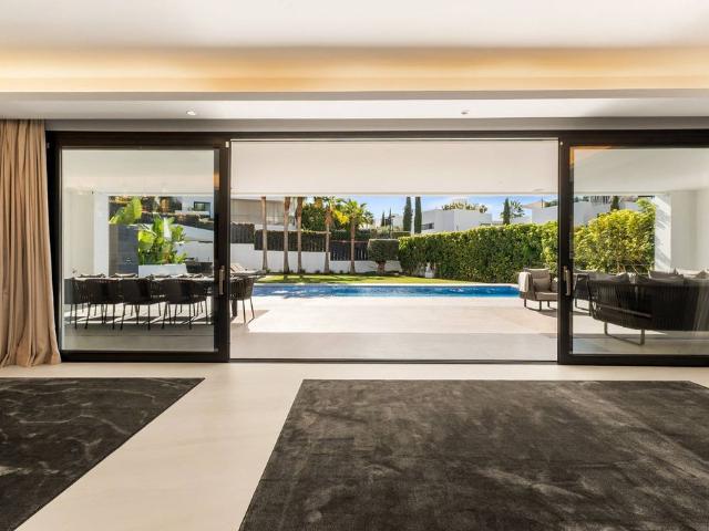 Chalet en venta en Nueva Andalucía, Costa del Sol Occidental