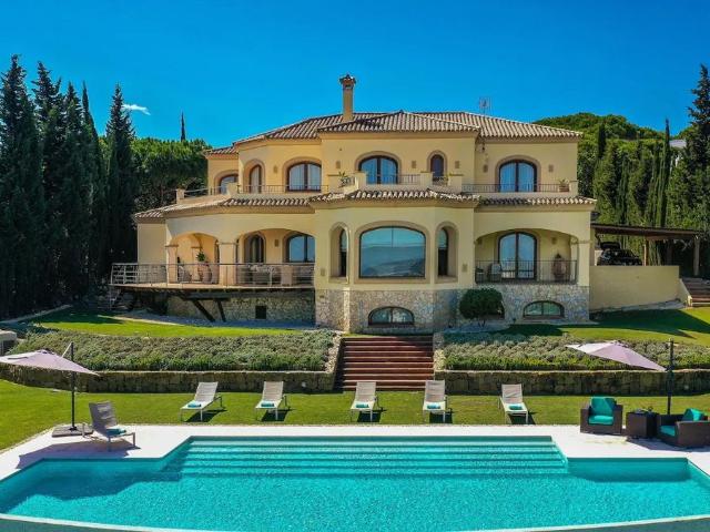 Villa en alquiler en San Roque, Puerto Sotogrande
