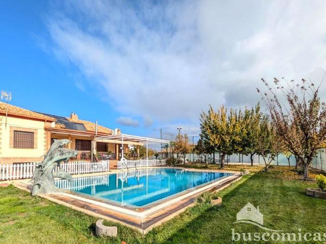 Chalet en venta en Linares, Andalucía