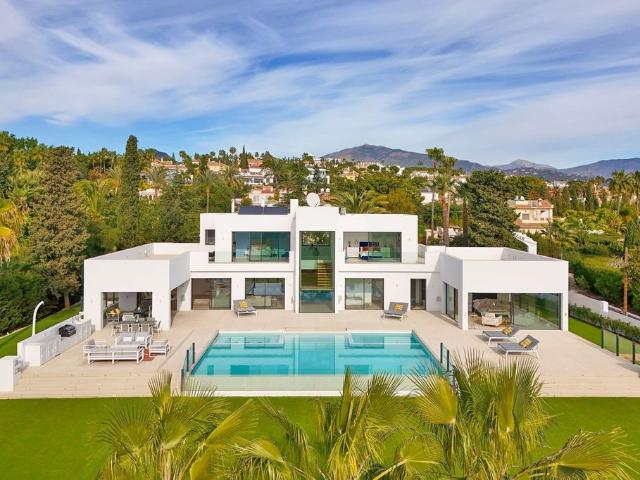 Villa en alquiler en Estepona, Paraiso Sport Pueblo