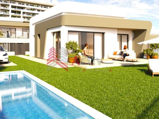 Villa en venta en Alicante