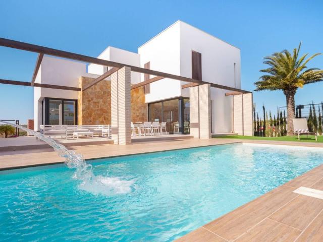Chalet en venta en Dehesa de Campoamor, Orihuela