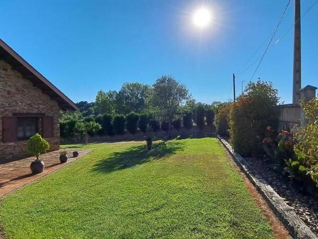 Chalet en venta en Cabañas Raras, León