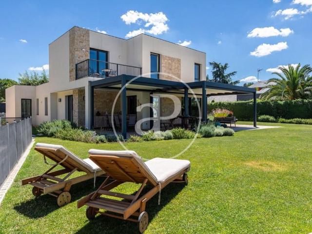 Villa en venta en Boadilla Del Monte, Urbanizaciónes Noroeste