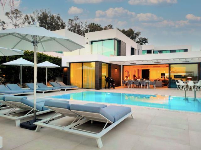 Villa en venta en Marbella, Miraflores