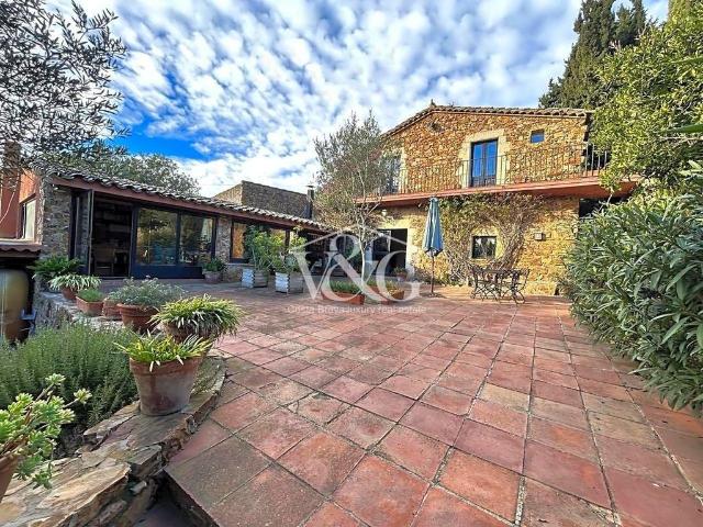Villa en venta en Mont-ras