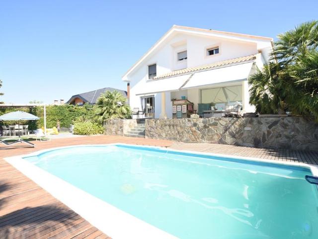 Villa en venta en Campo Real, Montehermoso