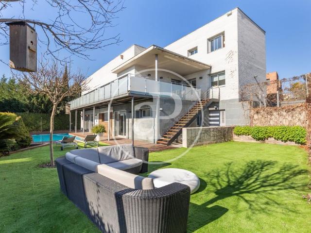 Villa en venta en Sant Cugat Del Vallès