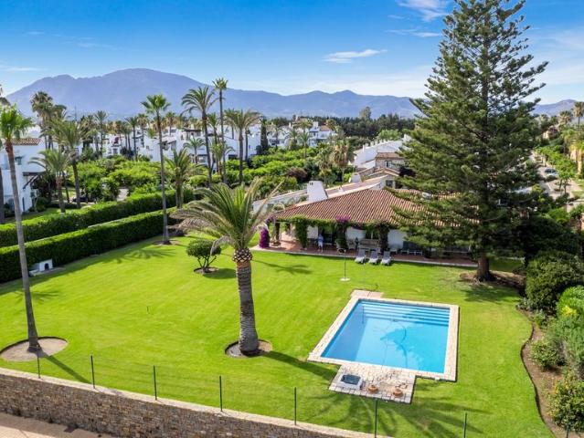 Chalet en venta en Miraflores, Marbella