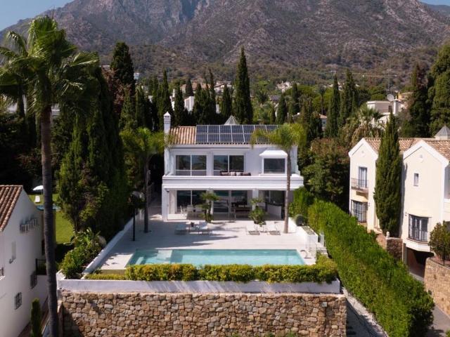 Chalet en venta en La Carolina, Costa del Sol Occidental