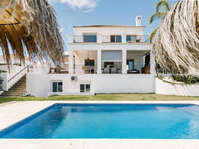 Villa en venta en Estepona, Barriada Blas Infante