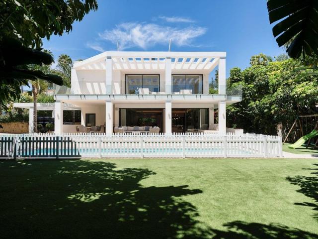 Villa en venta en Málaga, Val de Guadalmina