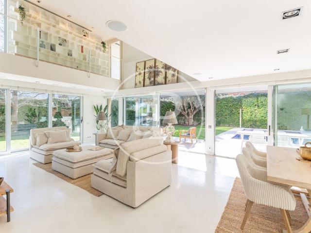 Villa en venta en Sant Cugat Del Vallès