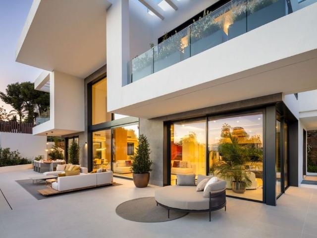 Chalet en venta en Rio Real, Costa del Sol Occidental