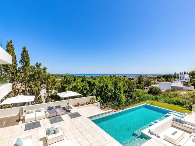 Chalet en venta en La Alquería-El Paraíso, Costa del Sol Occidental