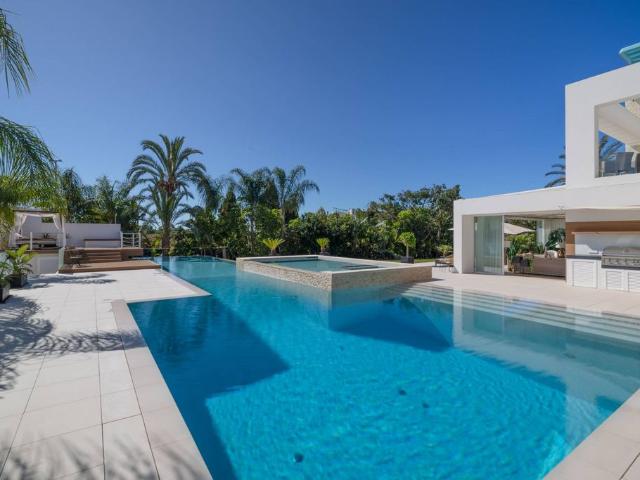 Chalet en venta en Barriada Islas Canarias, Costa del Sol Occidental