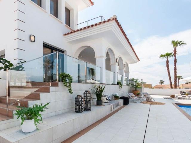 Chalet en venta en Urbanización Doña Pepa, el Baix Segura / La Vega Baja