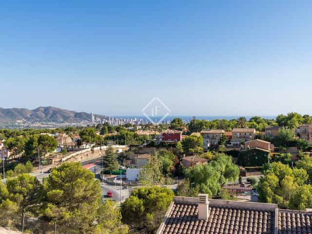 Villa en venta en La Nucia