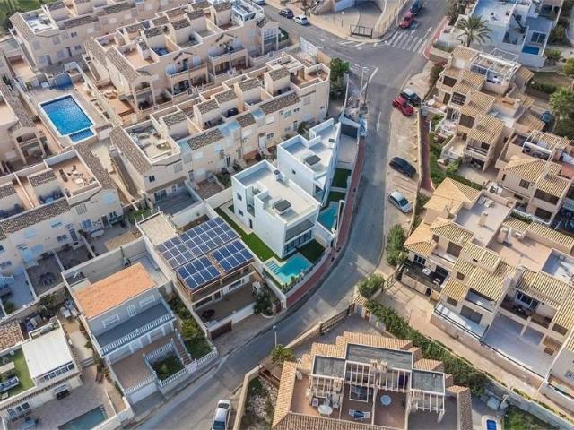 Chalet en venta en Cabo Cervera-Playa la Mata, el Baix Segura / La Vega Baja