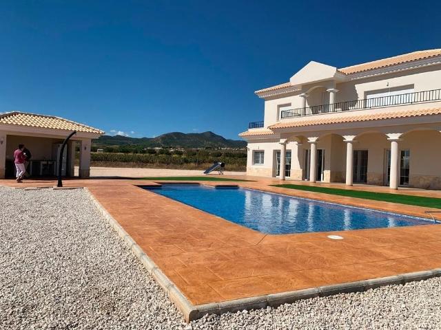 Chalet en venta en Cases del Pi, el Pinós / Pinoso